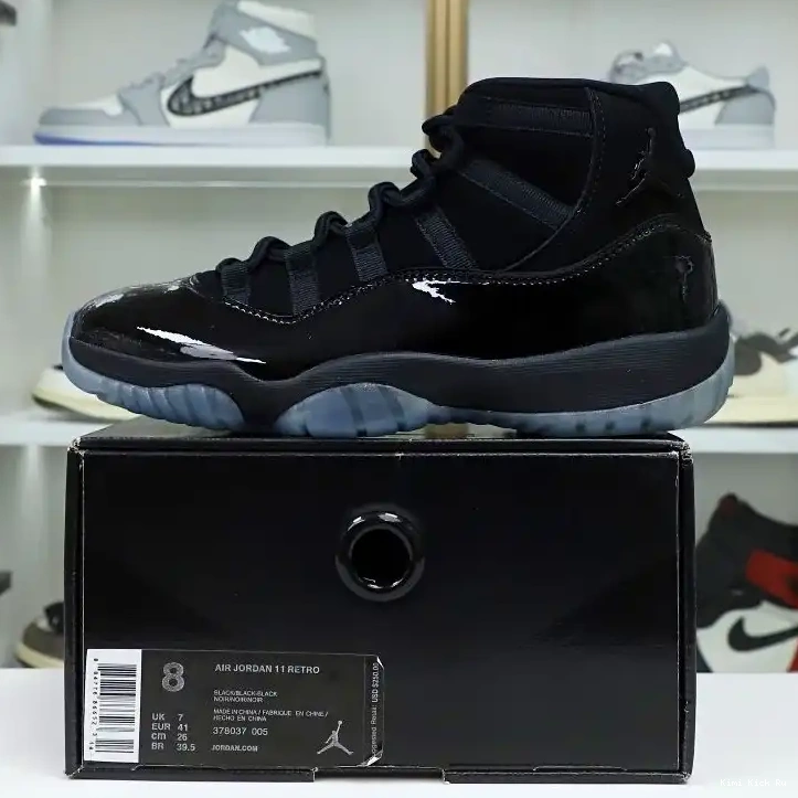 'CAP GOWN' AND RETRO JORDAN 11 AIR Kimikick 0707